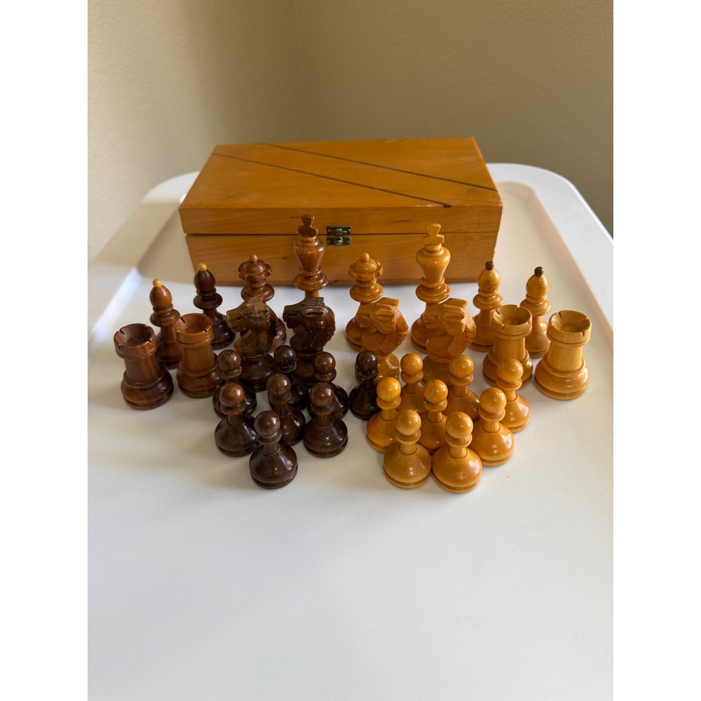 Vintage 1960s Staunton Wooden Chess Set Hand Carved with Wood Storage Box USCF